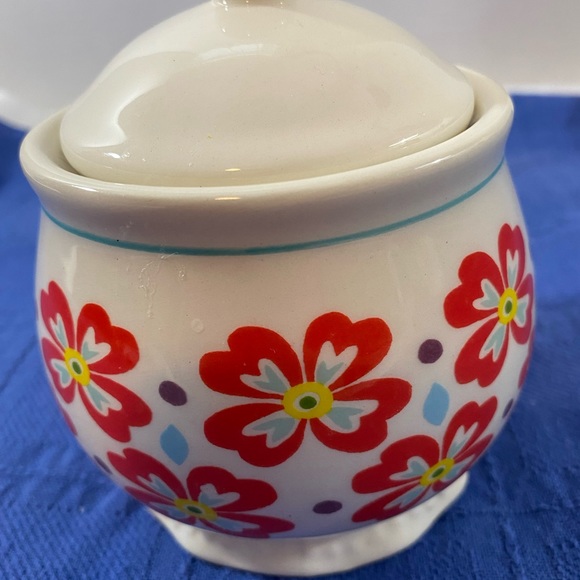 Pioneer woman sugar bowl retro flower flea market. Preowned no chips or cracks - Picture 3 of 5